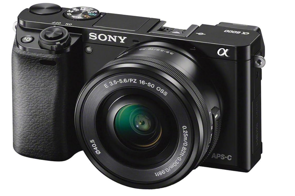 SONY ILCE-6000L Systemkamera 24,3 MP inkl. SEL-P1650 Objektiv